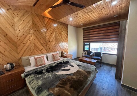 SPOT ON Hotel White Cloud