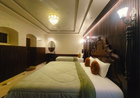 Shree Jyotirlinga Heritage Inn, Kolhapur