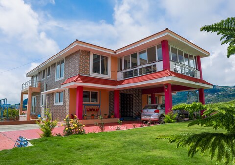 Green Villa Premium by Lexstays