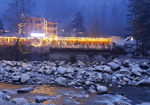 The White House - By the Riverside