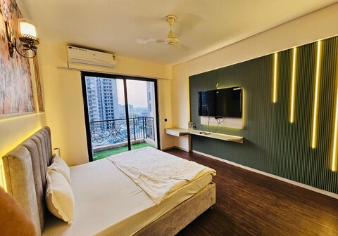 Zoomstay, Omaxe, near palassio mall