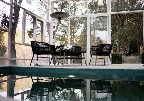 Fig Serene 1 BR Cottage w Heated Pool in Majkhali