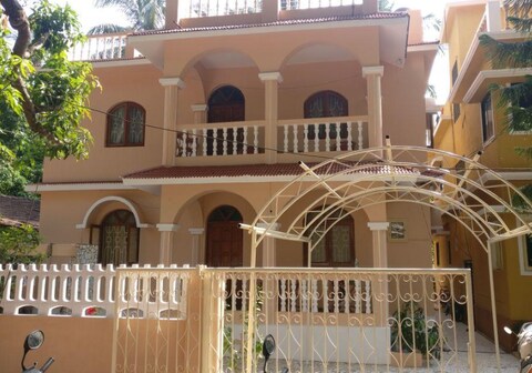 Virginia's Guest House - Non A/c 2 Bedroom Apt