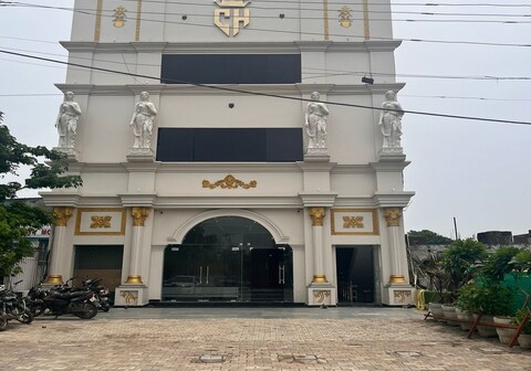 Ceremony Hotel and Banquets