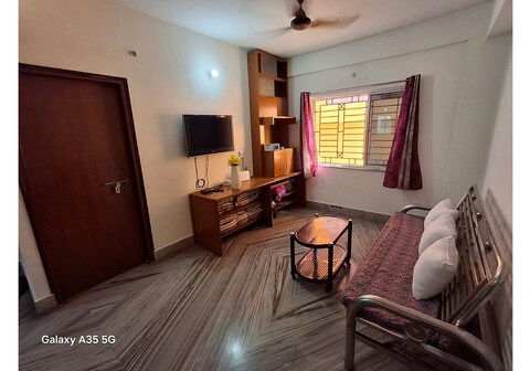 Entire 3BHK Kolkata Apartment || 900 metres from Ruby Hospital