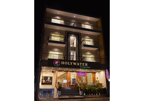 HOLYWATER Hotel by Ganga Kinare (150 mts from Ganga Ghat)