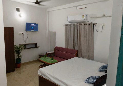 HOTEL VASU