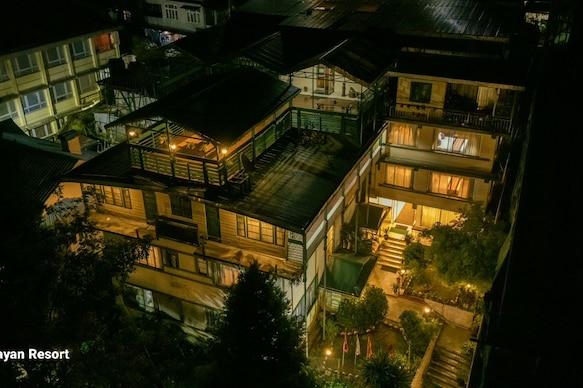 Divine Himalayan Resort - 400 Mts from Mall Road, Darjeeling