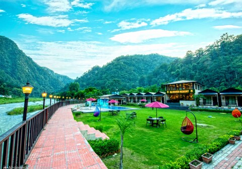 DLS MJ River Resort