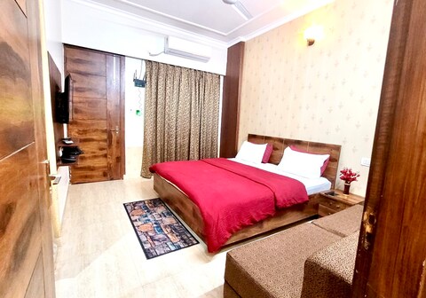 Yogvan | 1BHK Studio Apartment Tapovan