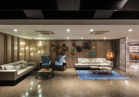 LEVANA SUITES