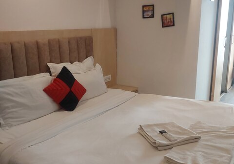 Golden Suites Grand Anukampa