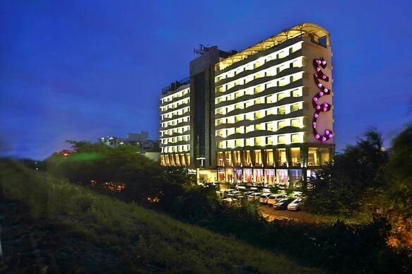 Fortune Select SG Highway, Ahmedabad - Member ITC Hotels' Group