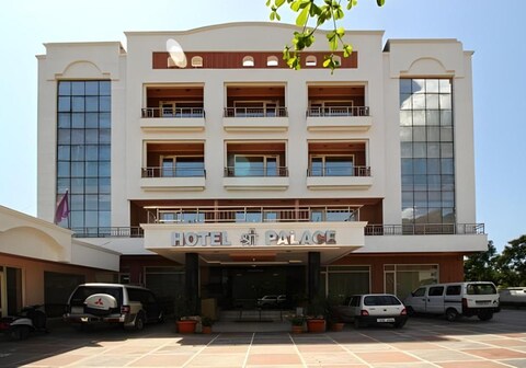 Hotel Shree Palace (200m from Katra Railway Station)