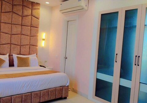 hotel the silk route . Near midtown business park