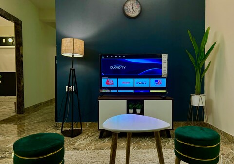 StayEasy Cedar Near Westin Kolkata