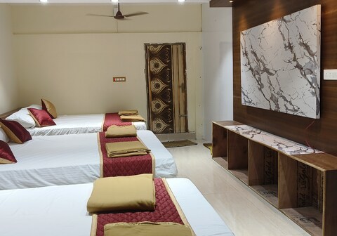 Thirumathi Mahal& Residency
