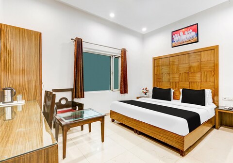 Super Townhouse Arakashan Road Paharganj formerly Mohan international