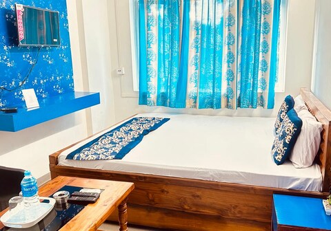 Santi Villa Homestay