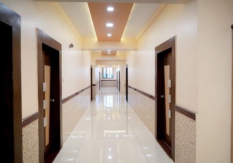 Hotel Pranav Lodging