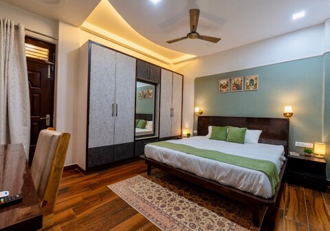 Subah e Banaras | Entire 4BHK Apartment