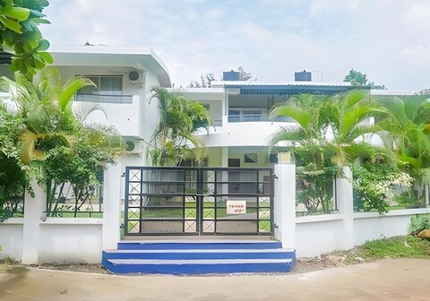 Hill Farmstay and Suites