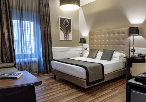 ذي إنديبندانت سويتس