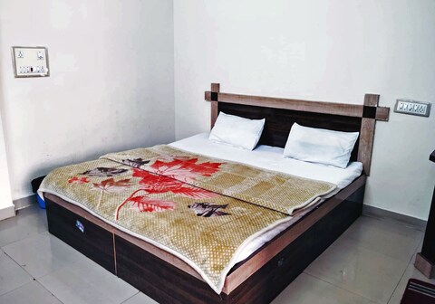 Harsha Varsha Deluxe Lodge