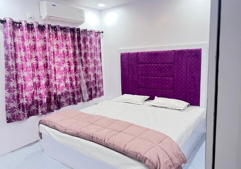 Cozy Room in Prominent Area - 3