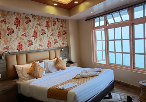 Hotel Raj, A unit Of Sterling Guest House