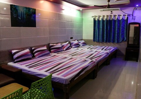 Hotel Sri Priya Lodge