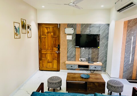 Shore & More - Walk to the beach