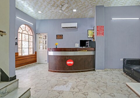 Hotel O Raas Near Hira Sweet