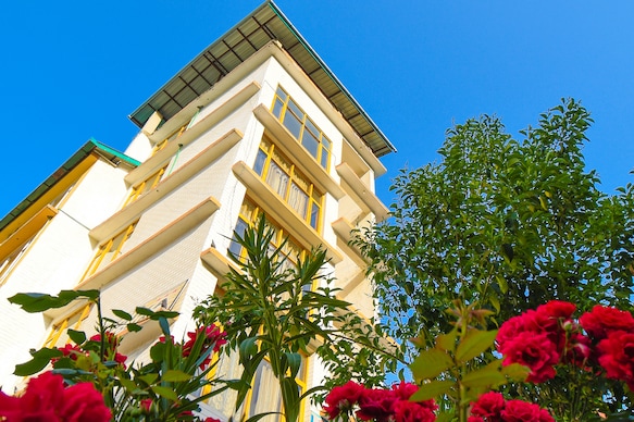 New Ambika International Mall Road Hotel