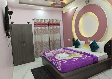 Gold Coin Hotel, Varanasi