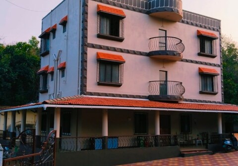 Payasdan Paryatan Sankul