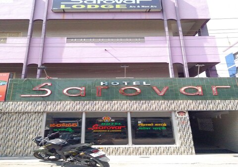 Hotel Sarovar