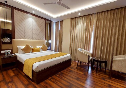 The Vilana Hotel @ 800m from Triveni Ghat