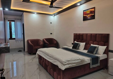 Hotel O Saraswati Palace