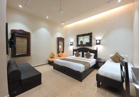 Hotel La Casa @ Har-ki-Pauri Road