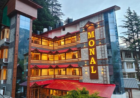 Hotel Monal-5 Min Drive From Mall Road.