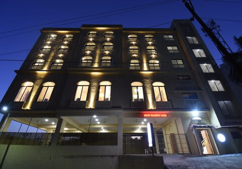 Hotel Majestic Pearl Near Railway Station