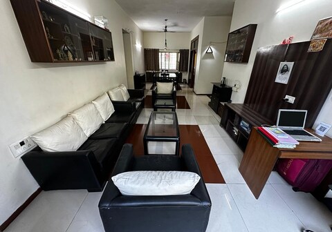 A1 Service Apartments - Corporate rooms in BKC.