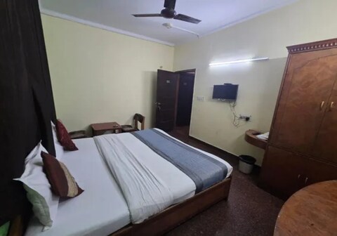 FabHotel Aditya Lodging