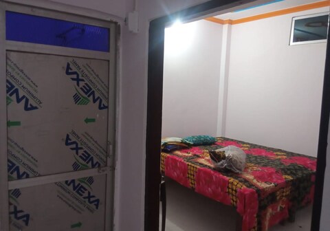 S K Shukla Guest House