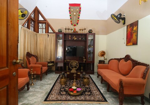 NALINAM HOMESTAY -5 MINUTES WALK FROM SRI PADMANABHA SWAMY TEMPLE