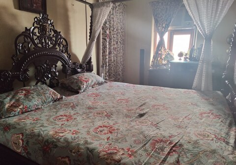 Apartment near Tollygunge Metro Kolkata