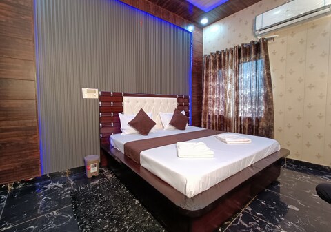 NK Residency and Guest House