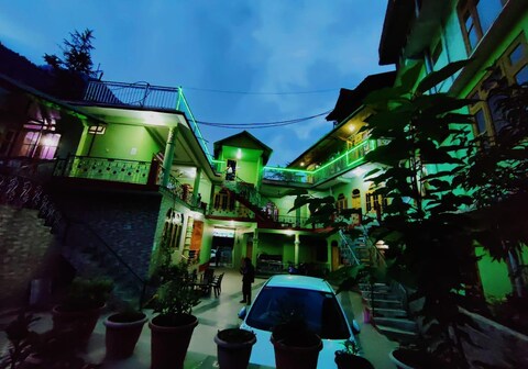 Green View Family House