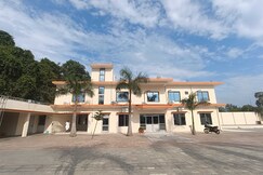 Hotel O Home Kanak Hotel & Resort Homestay, Haraiya Hotel O Home Kanak Hotel & Resort Homestay, Haraiya